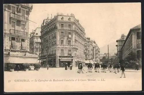AK Grenoble, Le Carrefour du Boulevard Gambetta et le Cours Berriat