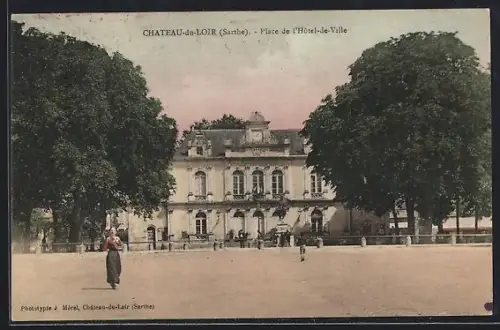 AK Château-du-Loir /Sarthe, Place de l`Hôtel-de-Ville