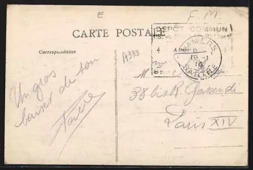 AK Mamers, Place Carnot animée avec foule et bâtiments historiques