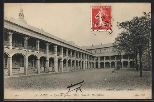 AK Le Mans, Lycée de Jeunes Filles, Cour des Récréations