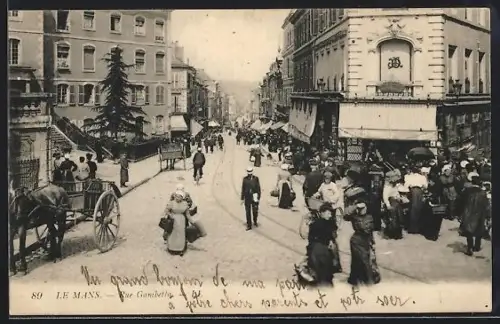 AK Le Mans, Rue Gambetta animée avec passants et calèches