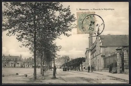 AK Mamers, Place de la République avec arbres et bâtiments historiques