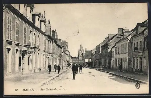 AK Mamers, Rue Nationale avec perspective sur l`église au fond