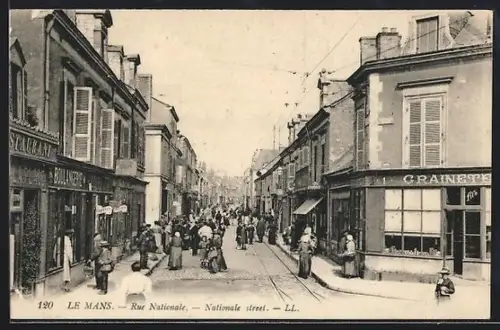 AK Le Mans, Rue Nationale animée avec passants et boutiques