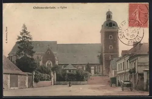 AK Château-du-Loir, Église et place avec calèche et piéton