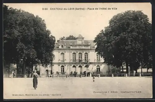 AK Château-du-Loir /Sarthe, Place de l`Hôtel de Ville