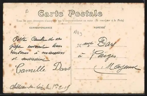 AK Château-du-Loir, Hôtel de Ville et personnage en costume sarthois