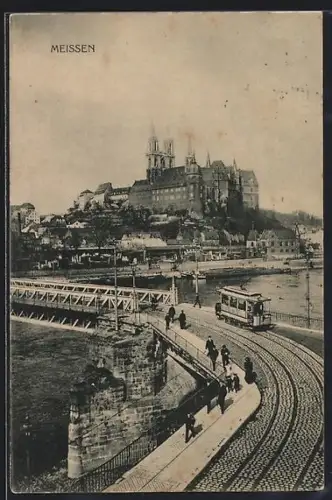 AK Meissen, Blick zur Albrechtsburg, Strassenbahn auf Elbebrücke