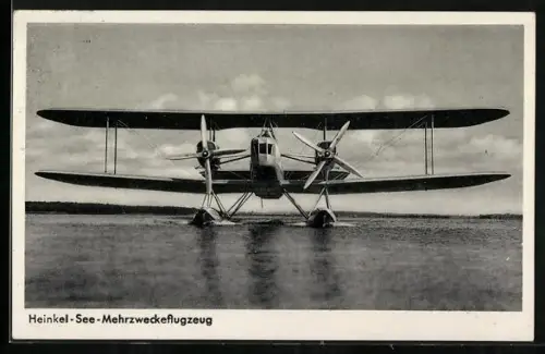 AK Heinkel-See-Mehrzweckflugzeug auf dem Wasser