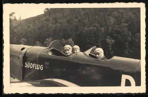 Foto-AK Passagiere eines privaten Rundflug-Fliegers kurz vor dem Start