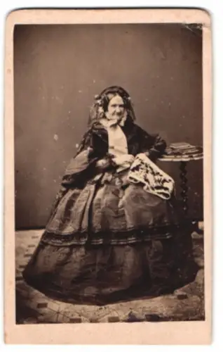 Fotografie Carl von Jagemann, Wien, Portrait Karoline Auguste von Bayern, Kaiserin von Österreich