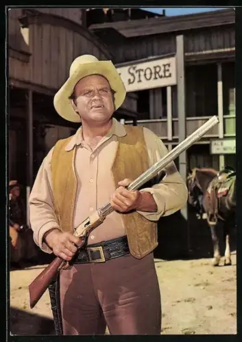 AK Hoss mit Gewehr am Store der Stadt