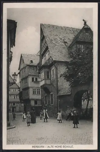 AK Herborn / Dill, Strasseparie an der Alte Hohe Schule