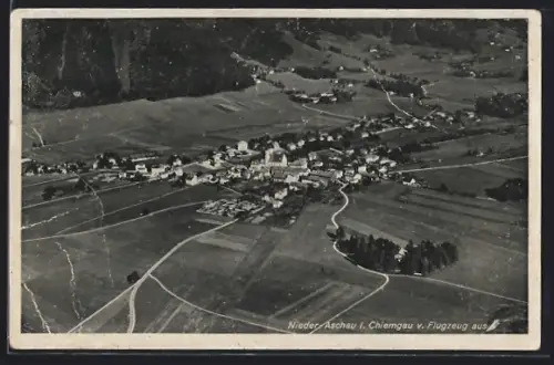 AK Nieder-Aschau i. Chiemgau, Ortsansicht vom Flugzeug aus