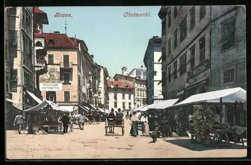 AK Bozen / Bolzano, Marktstände auf dem Obstmarkt, Pferdekutsche