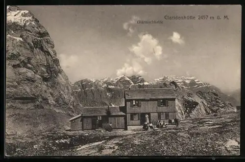 AK Claridenhütte, Berghütte vor Glärnischkette