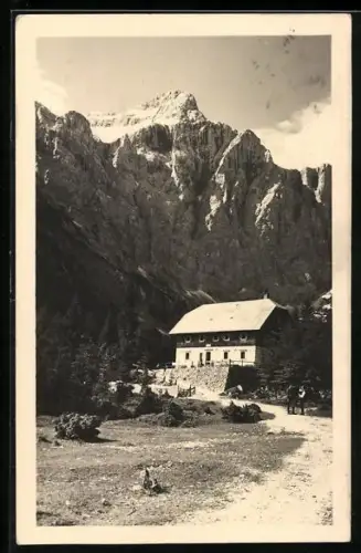 AK Aljazev dom v Vratih, Berghütte