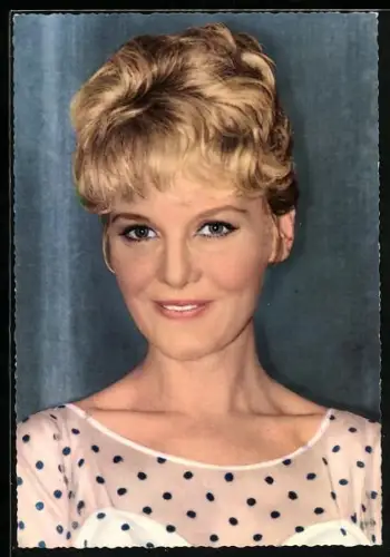 AK Schauspielerin Petula Clark, von vorn portraitiert