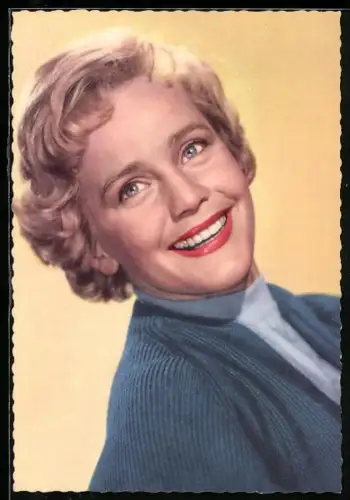 AK Schauspielerin Maria Schell in blauer Strickjacke