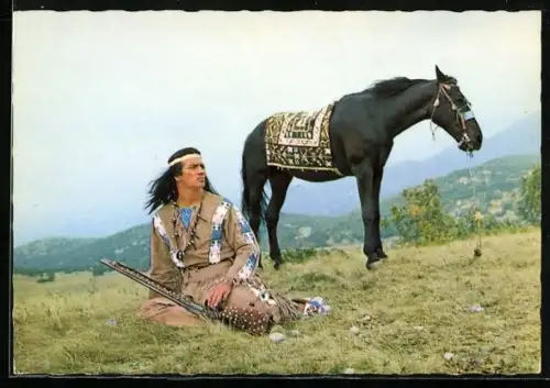AK Filmszene aus Karl May`s Der Schatz am Silbersee mit Winnetou und sein Pferd