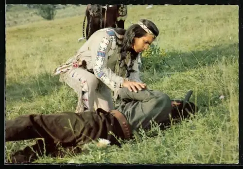 AK Film Unter Geiern, Apachenhäuptling Winnetou, Schauspieler Pierre Brice