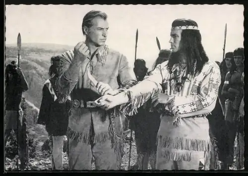 AK Schauspieler Pierre Brice und Lex Barker im Film Winnetou