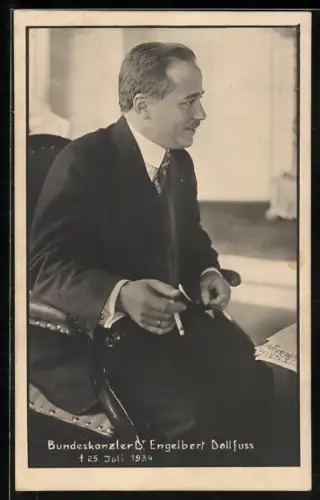 Foto-AK Bundeskanzler Dollfuss mit Zigarette in der Hand
