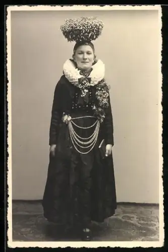 Foto-AK Schwarzwälderin in Tracht