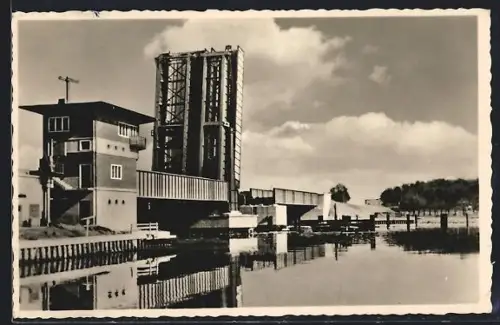 AK Stralsund, Ziegelgrabenbrücke im geöffneten Zustand