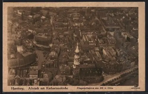 AK Hamburg, Altstadt mit Katharinenkirche vom Flugzeug aus