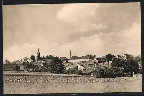 AK Hermsdorf /Stadtroda, Ortsansicht mit Kirche und Fabrikschornsteinen