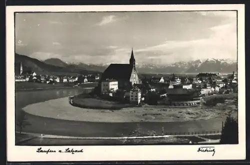 AK Laufen a. Salzach, Stadtansicht mit Kirche und Salzachschleife