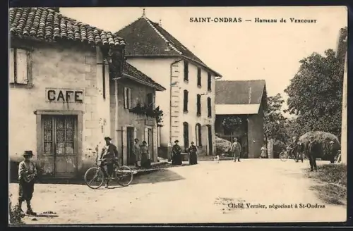 AK Saint-Ondras, Hameau de Vercours, Scène de village avec café et habitants