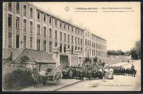 AK Château-du-Loir, École Supérieure de Garcons avec élèves devant le bâtiment