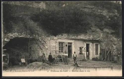 AK Château-du-Loir, Maison dans le roc