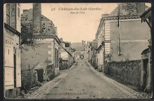 AK Château-du-Loir /Sarthe, Rue de l`Ire mit Blick auf historische Gebäude