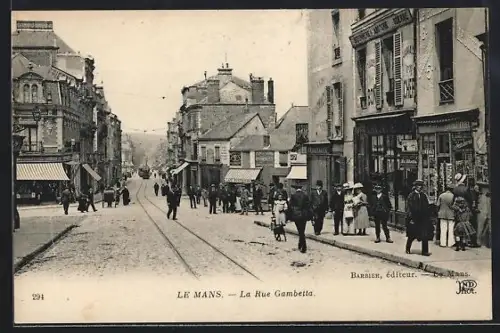 AK Le Mans, La Rue Gambetta animée avec passants et boutiques
