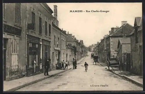 AK Mamers, Rue Charles-Granger animée avec passants et voitures à cheval