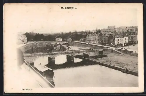AK Mayenne, Les Quais et le pont sur la rivière