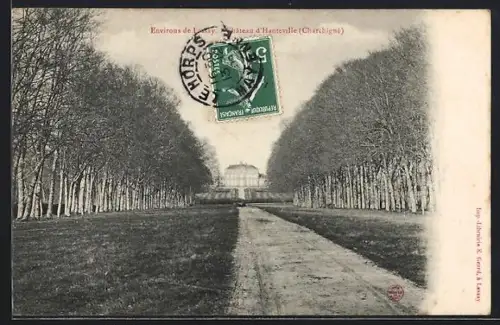 AK Hauteville /Charchigné, Château d`Hancville vu depuis une allée bordée d`arbres