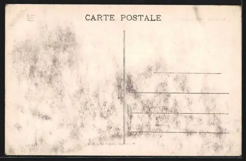 AK St-Aubin-Fosse-Louvain /Mayenne, L`Église et le Monument de 1914