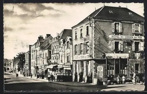 AK Laval /Mayenne, Hôtel du Chemin de Fer, Avenue de la Gare