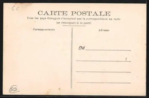 AK Juvigné-des-Landes /Mayenne, Vue des maisons entourées de forêt et campagne verdoyante