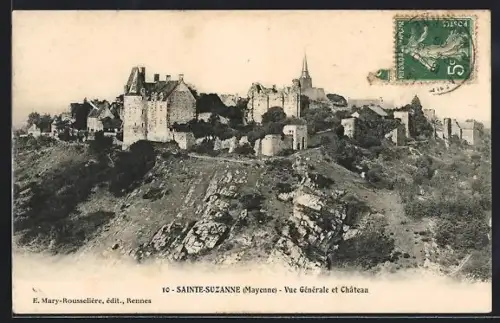 AK Sainte-Suzanne /Mayenne, Vue générale et Château