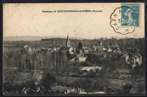 AK Saint-Fraimbault-de-Prières /Mayenne, Panorama du village et pont avec église en arrière-plan