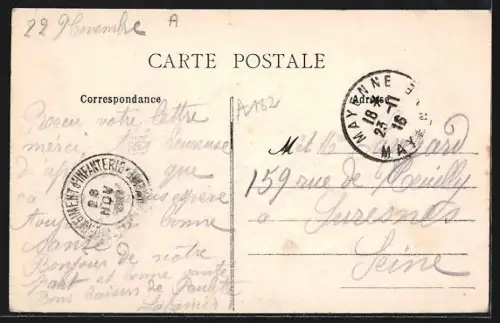 AK Mayenne /Mayenne, Place Cheverus avec arbres et passants