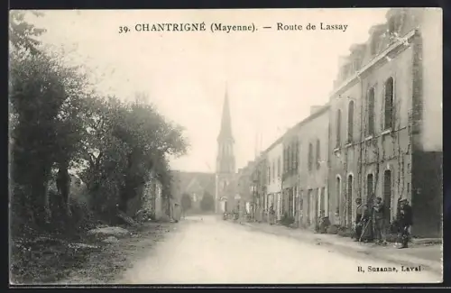 AK Chantrigné /Mayenne, Route de Lassay et vue de l`église au loin