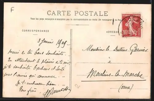 AK St-Aubin-Fosse-Louvain /Mayenne, Vue de l`église et des bâtiments environnants