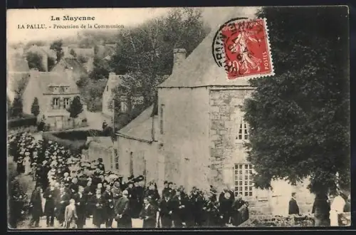 AK La Pallu /Mayenne, Procession de la Communion