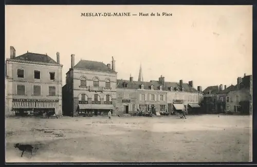 AK Meslay-du-Maine, Haut de la Place avec bâtiments et place centrale